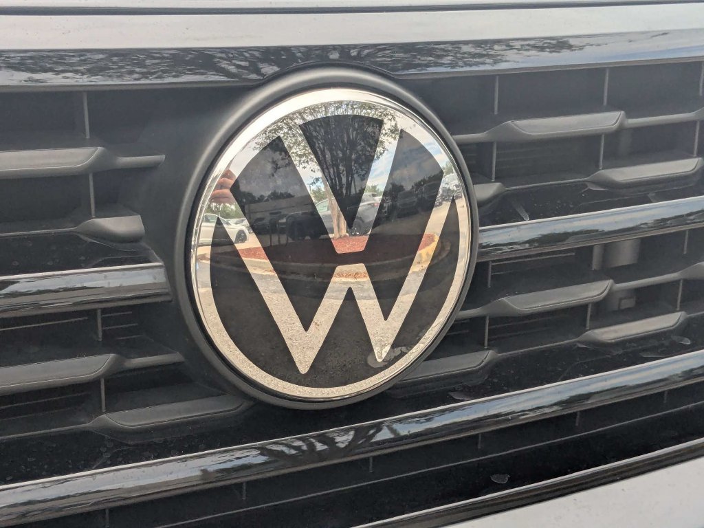 Certified 2023 Volkswagen Atlas Cross Sport SEL R-Line AWD/4WD image 11