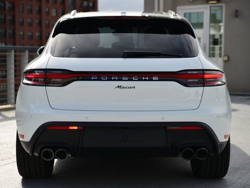Certified 2026 Porsche Macan AWD/4WD image 10
