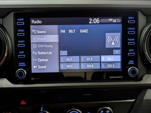 Used 2020 Toyota Tacoma TRD Off-Road AWD/4WD image 21