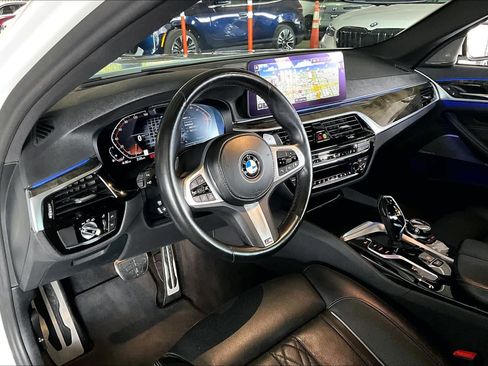 Used 2022 BMW 540i w/ Executive Package image 17