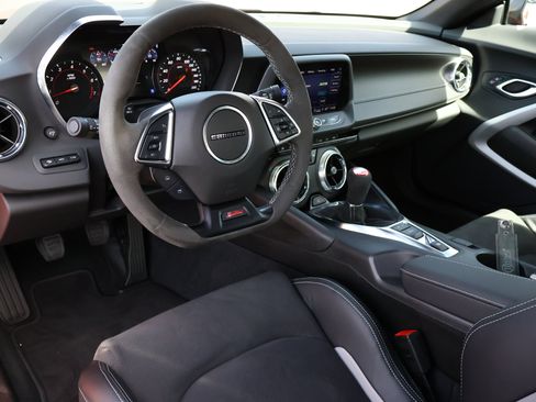 Certified 2023 Chevrolet Camaro SS image 3