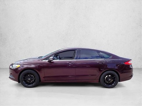 Used 2013 Ford Fusion SE FWD image 2