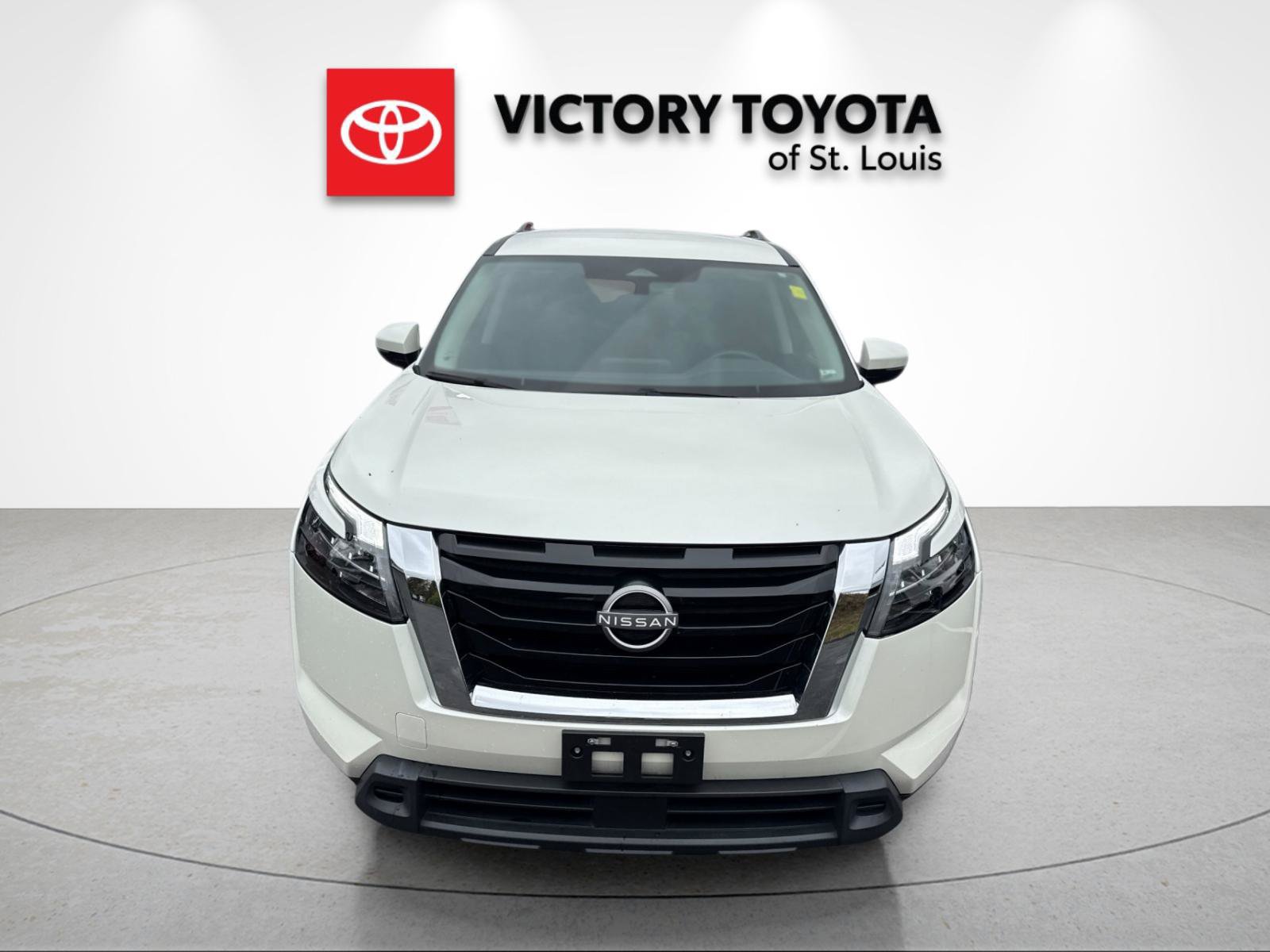 Used 2024 Nissan Pathfinder SV FWD image 8