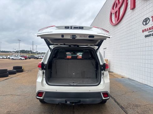 Used 2018 Toyota Highlander Limited Platinum image 31