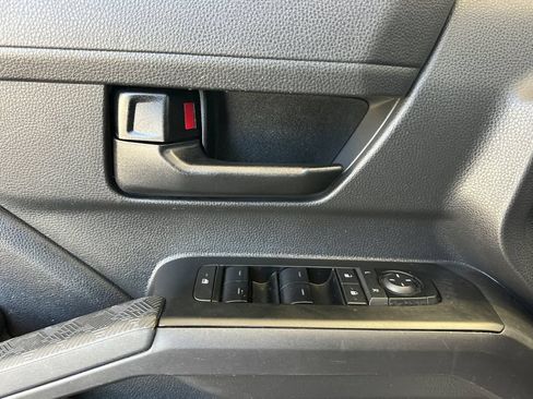 Used 2025 Toyota Tacoma SR5 AWD/4WD image 11