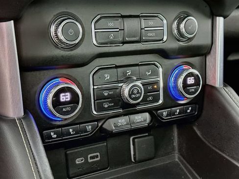 Used 2021 GMC Yukon SLT w/ SLT Premium Package AWD/4WD image 22