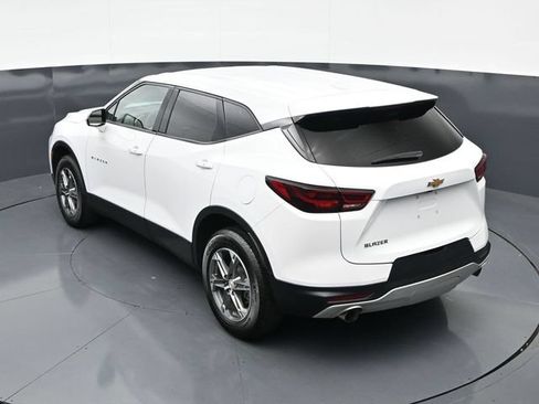 Used 2025 Chevrolet Blazer LT FWD image 37
