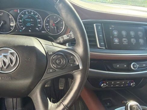 Used 2018 Buick Enclave Avenir w/ Avenir Technology Package AWD/4WD image 19