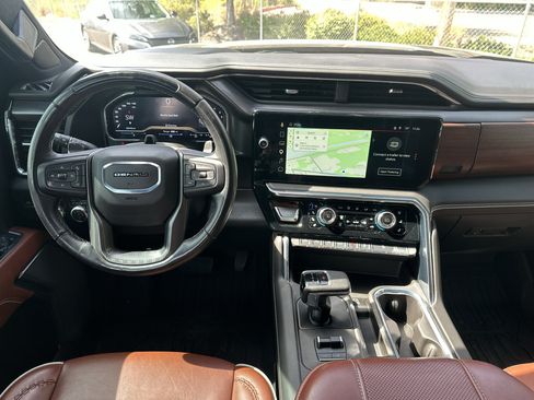 Used 2025 GMC Sierra 1500 Denali Ultimate AWD/4WD image 9