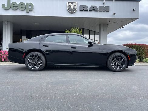 New 2026 Dodge Charger R/T w/ Blacktop Package AWD/4WD image 6