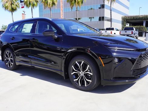 New 2026 Toyota Crown Signia AWD/4WD image 3