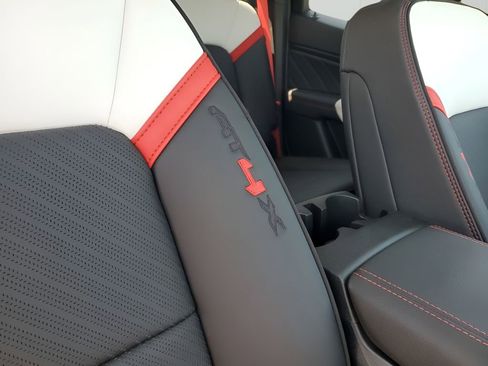 New 2026 GMC Canyon AT4X w/ AT4X AEV Edition image 17