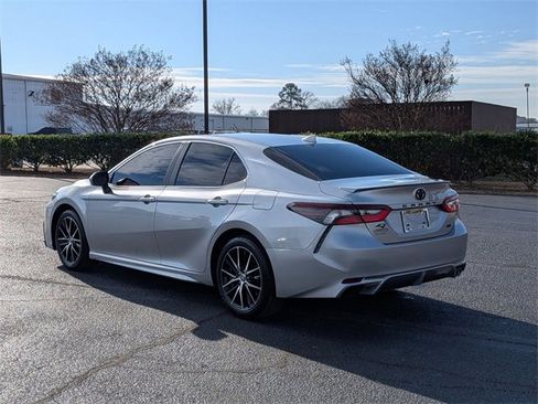 Used 2024 Toyota Camry SE w/ Convenience Package image 5