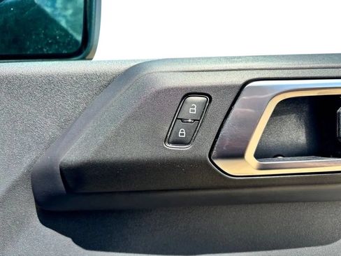 Used 2025 Ford Bronco Outer Banks AWD/4WD image 27