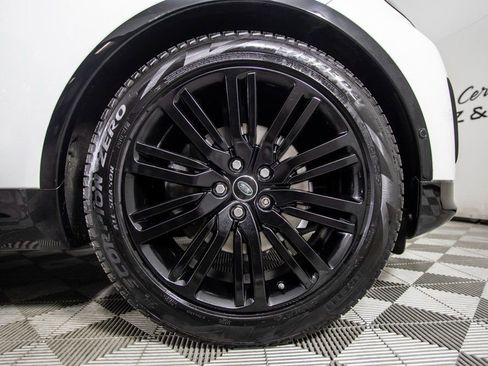 Used 2020 Land Rover Discovery HSE image 46