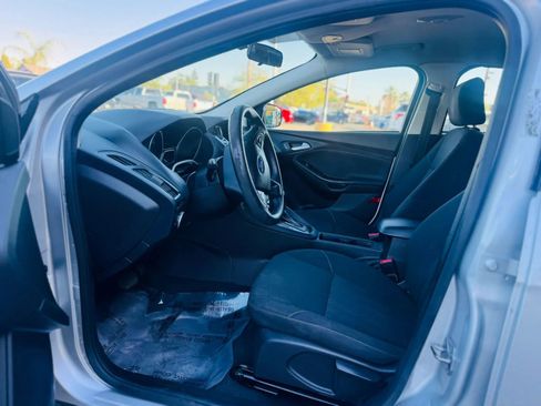 Used 2016 Ford Focus SE FWD image 10