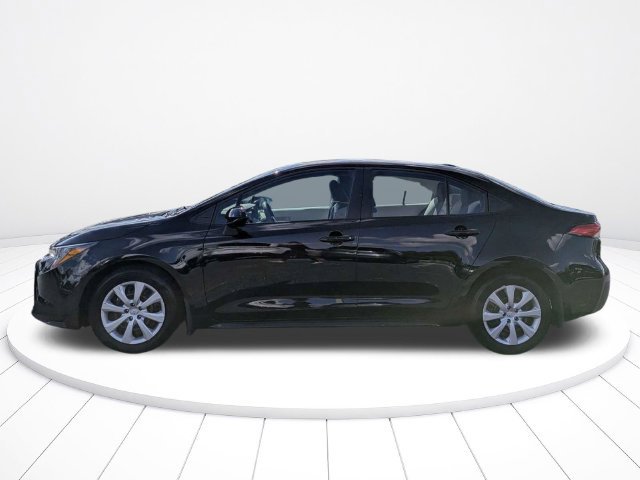 Used 2025 Toyota Corolla LE FWD image 6
