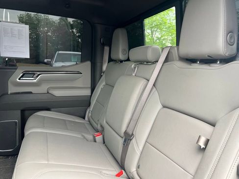Used 2025 Chevrolet Silverado 1500 LTZ AWD/4WD image 5