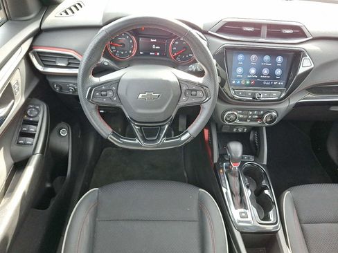 Used 2023 Chevrolet TrailBlazer RS w/ Sun and Liftgate Package image 11