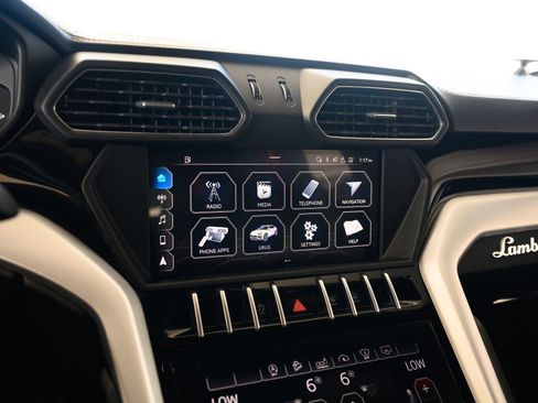 Used 2019 Lamborghini Urus image 40