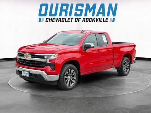 Used 2023 Chevrolet Silverado 1500 LT AWD/4WD image 2