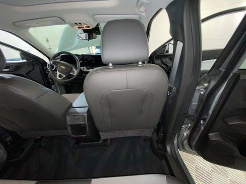 Used 2024 Chevrolet Trax LT w/ Sunroof Package FWD image 36