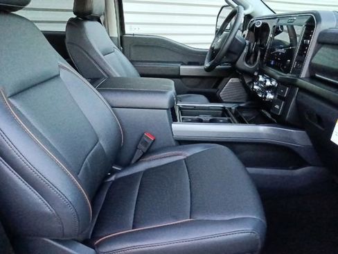 New 2026 Ford F250 Lariat w/ Black Appearance Package image 32