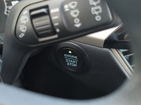 Used 2022 Ford Escape SE image 26