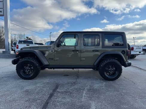 Used 2025 Jeep Wrangler Willys image 2