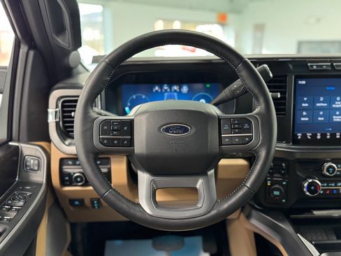 Used 2024 Ford F350 Lariat w/ Chrome Package image 23