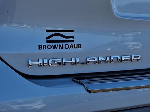 Used 2022 Toyota Highlander Platinum image 31