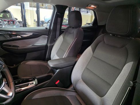 Used 2024 Chevrolet TrailBlazer LT w/ Convenience Package image 2