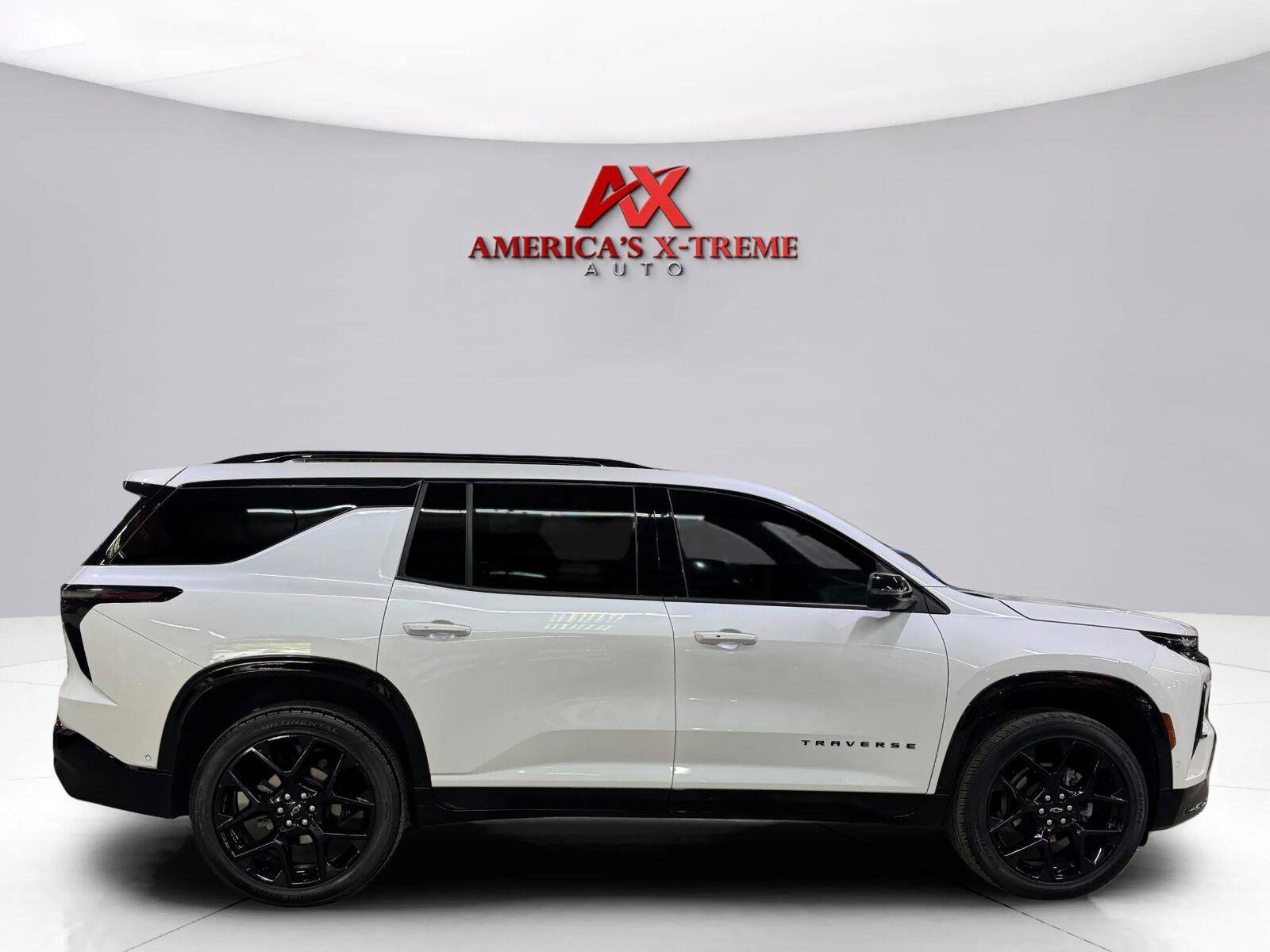 Used 2024 Chevrolet Traverse RS AWD/4WD image 8