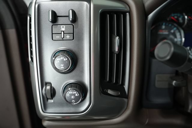Used 2018 Chevrolet Silverado 1500 LT w/ All Star Edition AWD/4WD image 9