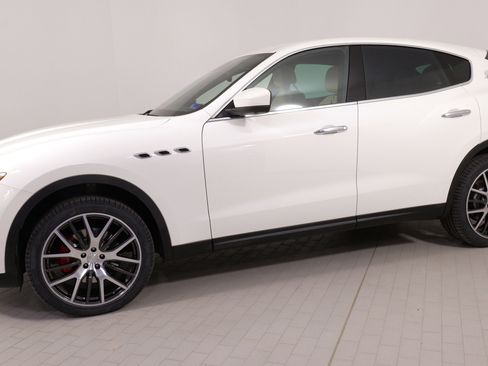 Used 2018 Maserati Levante image 1