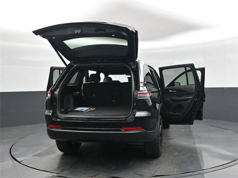 New 2025 Jeep Grand Cherokee Altitude image 46