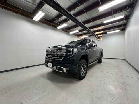 Used 2023 GMC Sierra 1500 Denali w/ Denali Reserve Package image 4