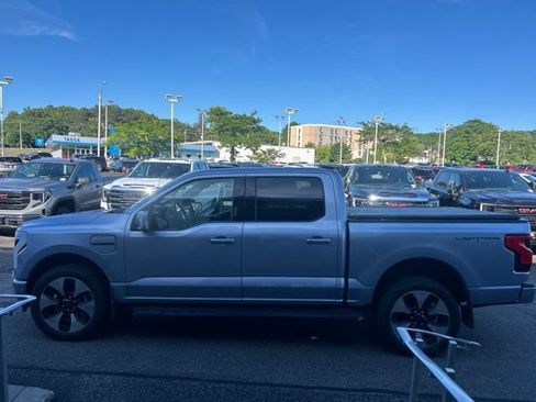 Used 2022 Ford F150 Lightning Platinum AWD/4WD image 6