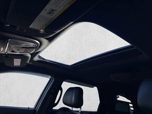 Used 2017 Dodge Durango R/T w/ Blacktop Package image 25