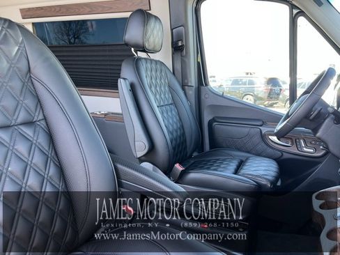 Used 2023 Mercedes-Benz Sprinter 3500 image 6