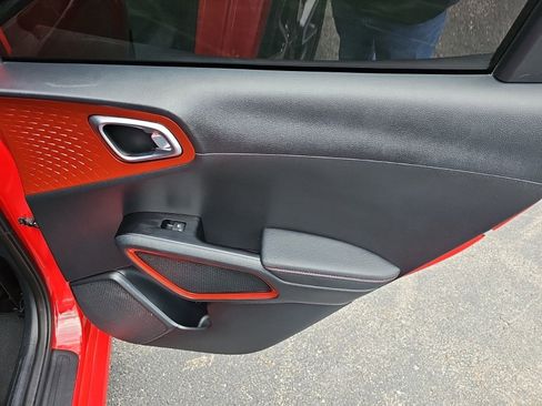 Used 2022 Kia Soul Turbo FWD image 17