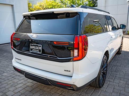 Used 2025 Ford Expedition Max Platinum w/ Stealth Appearance Package AWD/4WD image 16