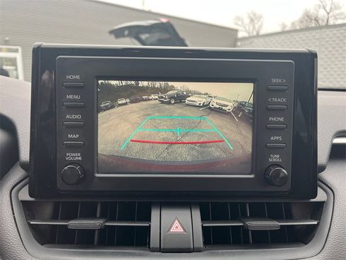 Used 2019 Toyota RAV4 XLE image 18