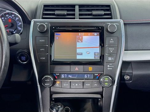 Used 2015 Toyota Camry XSE image 37