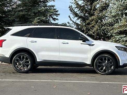 Used 2022 Kia Sorento SX Prestige w/ Rust Color Package image 3