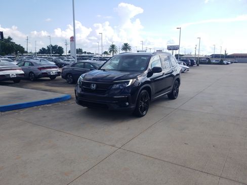 Used 2021 Honda Pilot Special Edition image 3