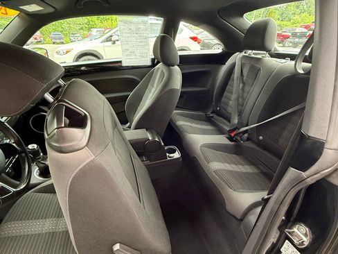 Used 2013 Volkswagen Beetle 2.0T image 9
