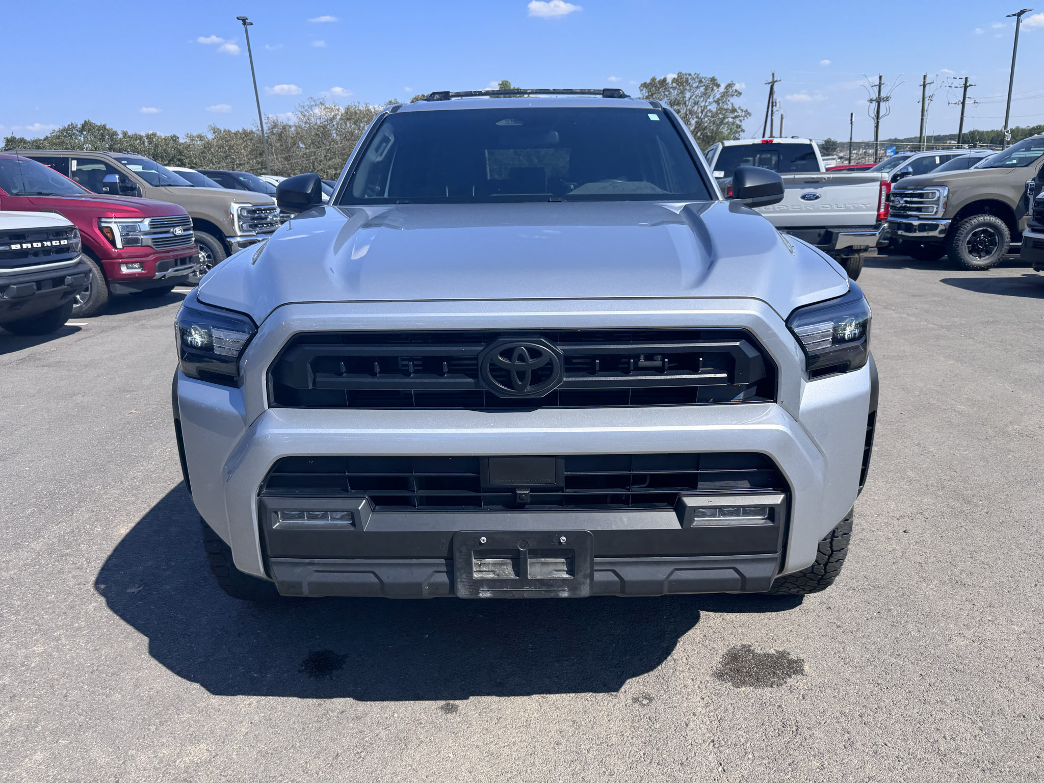 Used 2025 Toyota 4Runner SR5 AWD/4WD image 2
