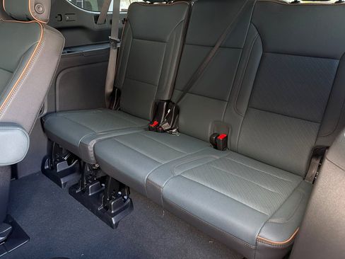New 2026 GMC Yukon XL AT4 AWD/4WD image 16