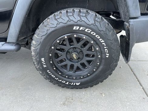 Used 2015 Jeep Wrangler Unlimited Sport w/ Mopar Black Appearance Group AWD/4WD image 10